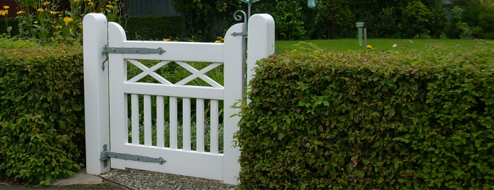 Gartenpforte Holz mit Pendeltürbeschlag